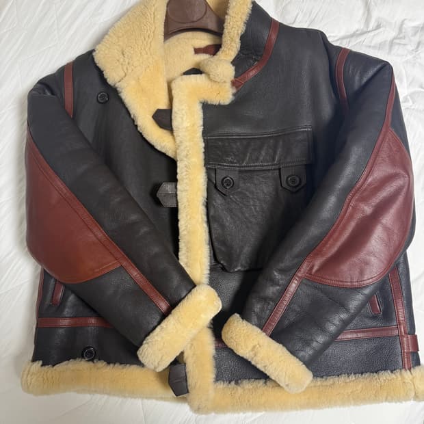 이스트로그 무스탕