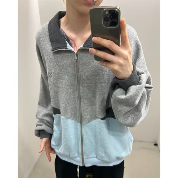 비아플레인 배색 집업 r4347