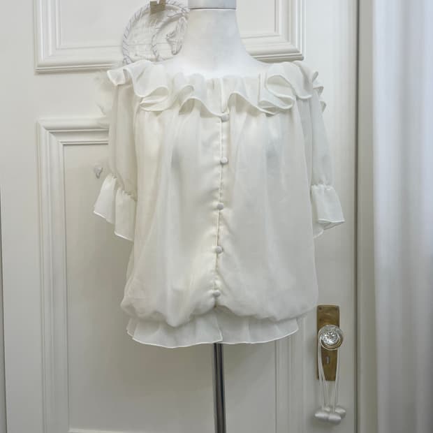 INGNI ivory ruffle button point blouse