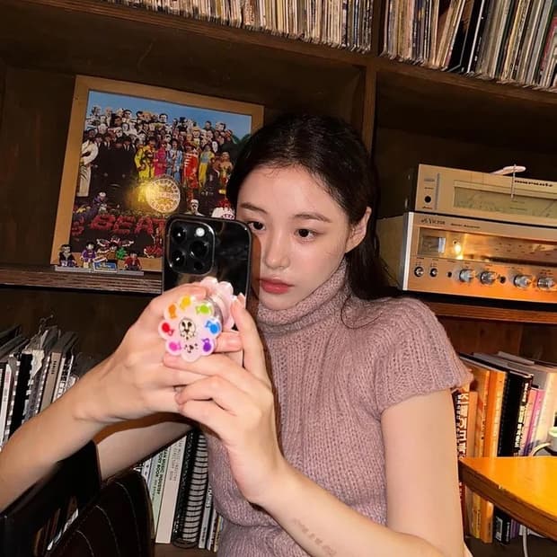 어랜 트위스트 터틀넥 하프니트 드라이 핑크