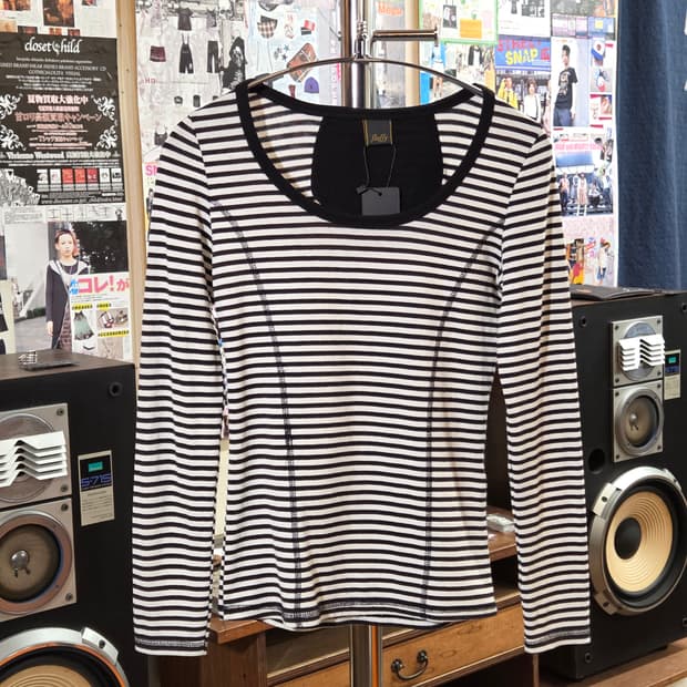 JPN 스트라이프 슬림핏 U넥 롱슬리브