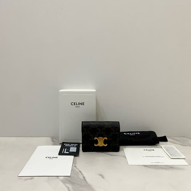 셀린느 트리옹프 캔버스 비즈니스 카드지갑 여성 반지갑 명함지갑 탄