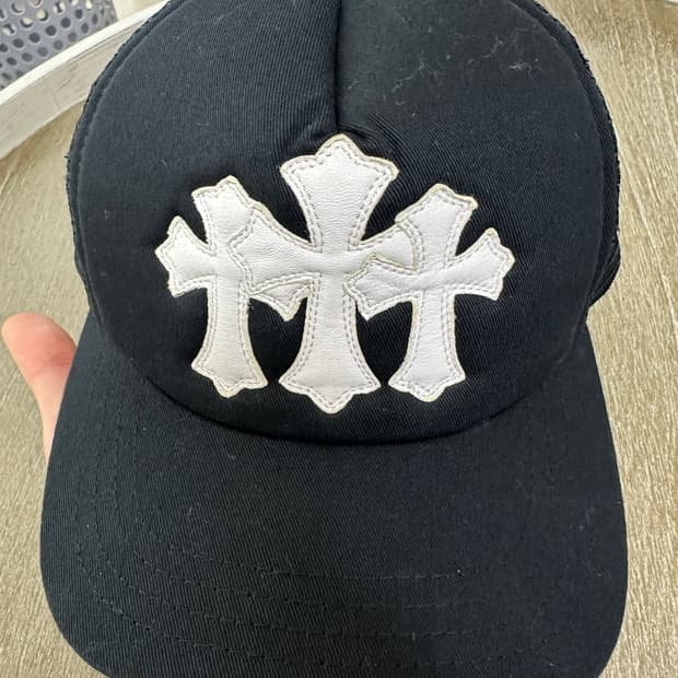 크롬하츠 세메터리 레더패치 트러거캡