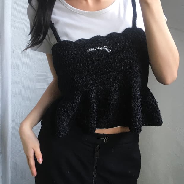 GANNI 가니 블랙 벨벳 크로쉐 스트랩 탑