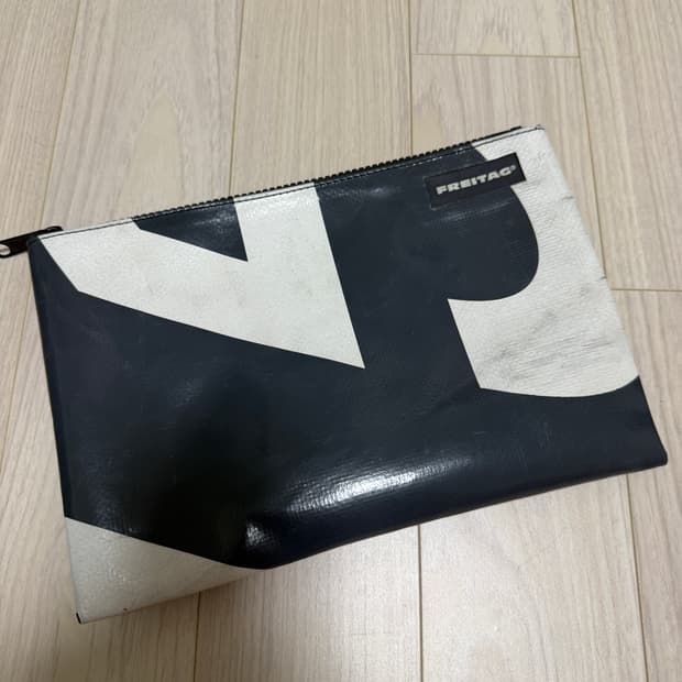 프라이탁 척 흰검