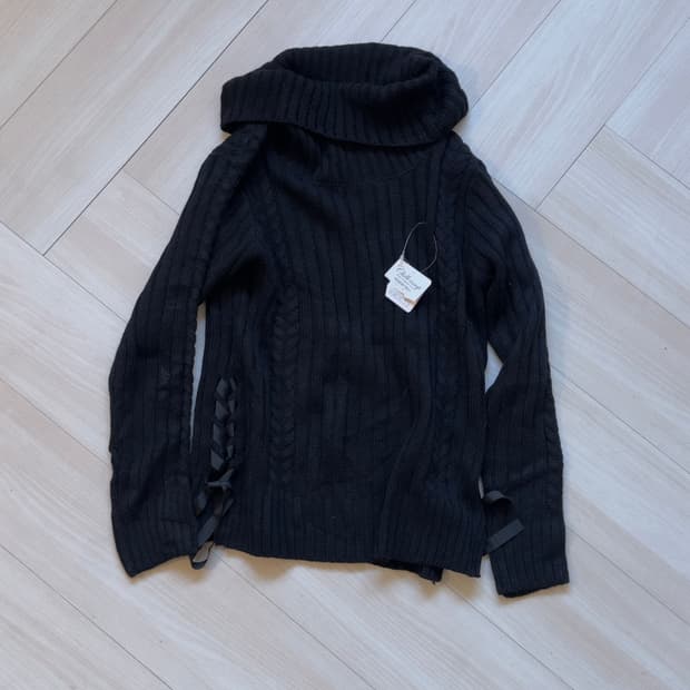 [CHILLE ANAP] Side Lace-up Knit