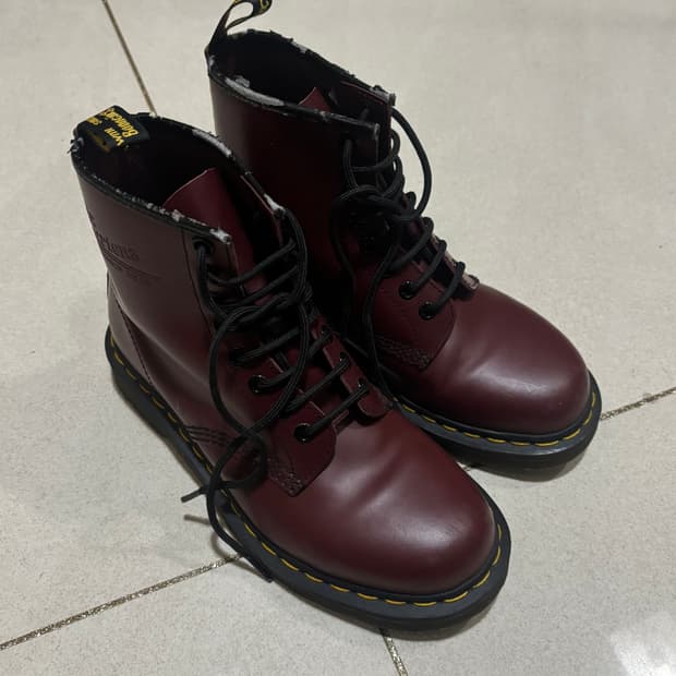 닥터마틴 1460 버건디 8홀 UK4