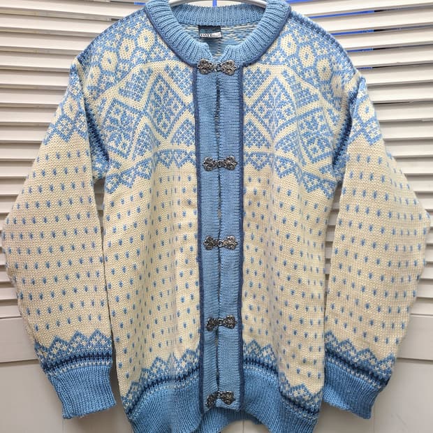 데일오브노르웨이 노르딕 니트 가디건