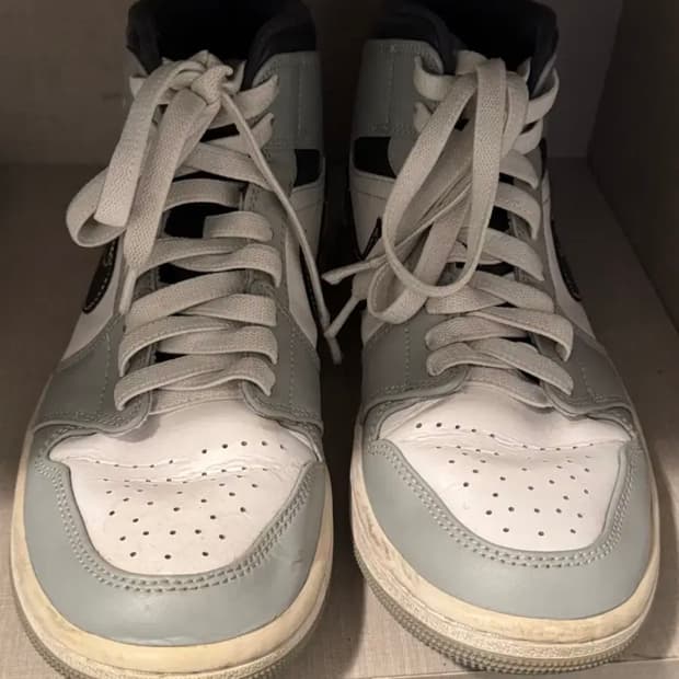 조던1 미드라이트 스모크그레이