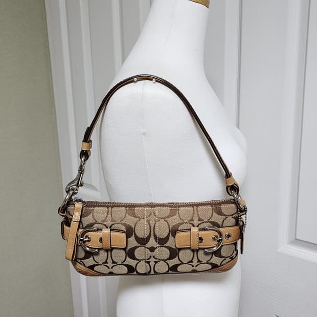 ##희귀템)코치 서플렛 바게트백 