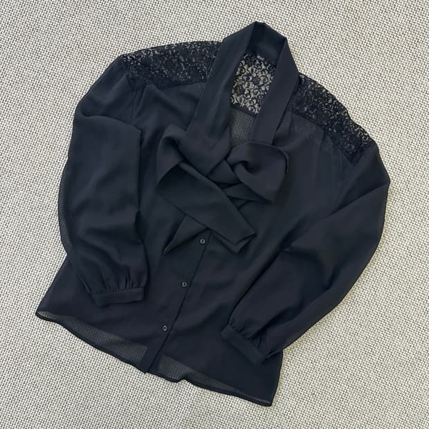 L 새상품 미쏘 레이스 블랙 블라우스 0424D