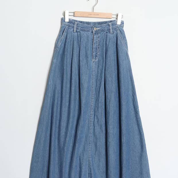 RADIATE Tuck Flared Skirt (27)
