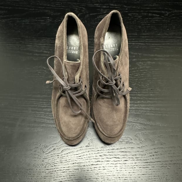 스튜어트 와이츠먼 레이스업 스웨이드 힐