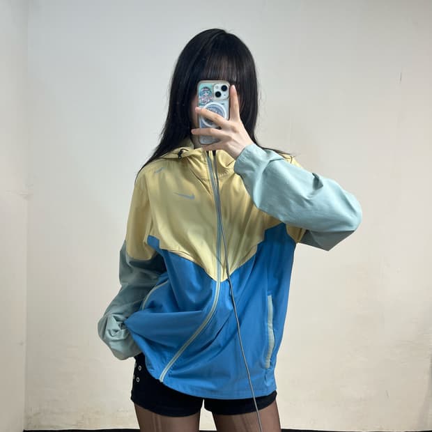 Nike running beige windbreaker