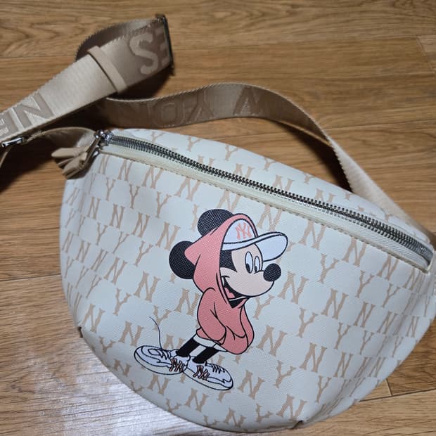 MLB 정품 디즈니 모노그램 힙색