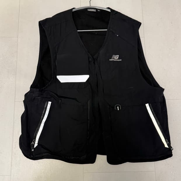 뉴발란스 카메라맨 조끼 XXL 110 팝니다.