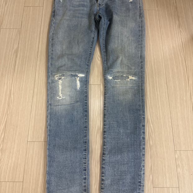 생로랑 16시즌 디스진 에디슬리먼
