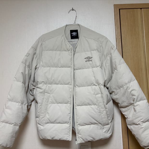 엄브로 경량패딩