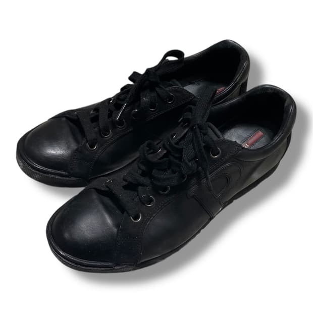 [280] 프라다 P 로고 아카이브 레더 블랙 스니커즈