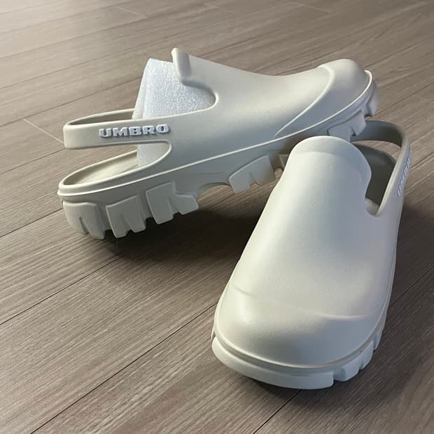 엄브로 umbro 클로그 슬라이드 260-270 새제품