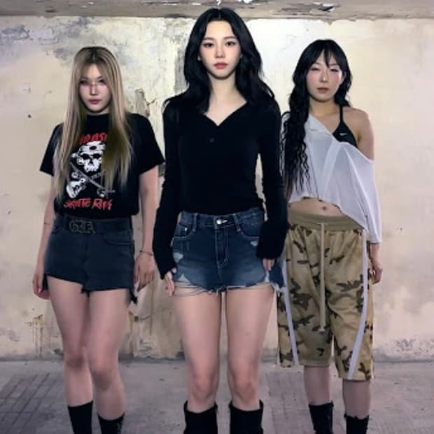 카리나 pocket locket 핫팬츠(진청 빈티지 디스트로이드 반바지)