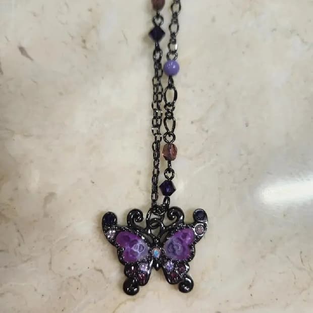안나수이 아나수이 블랙 퍼플 나비 목걸이