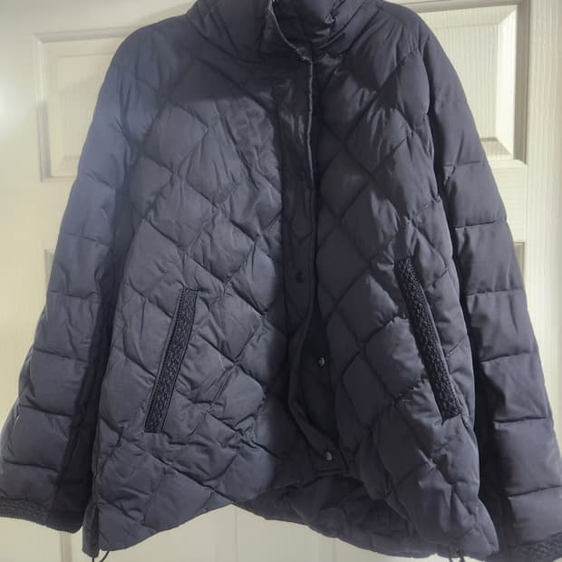 SJ WANI 블랙 퀼팅 패딩 점퍼