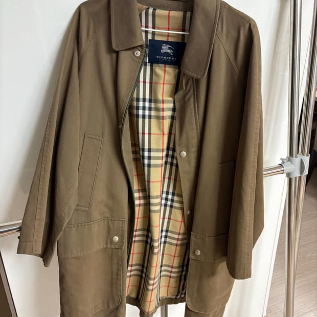 버버리 브라운 숏 트렌치 코트