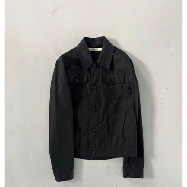 플라스틱 프로덕트 LOWERED WAIST TRUCKER JACKET