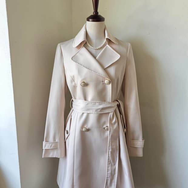 더블 버튼 트렌치 코트