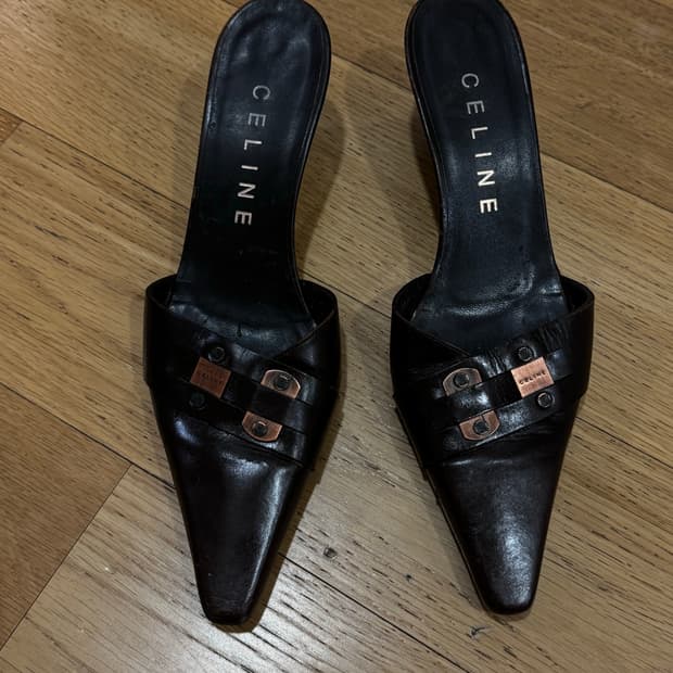 셀린느 펌프스