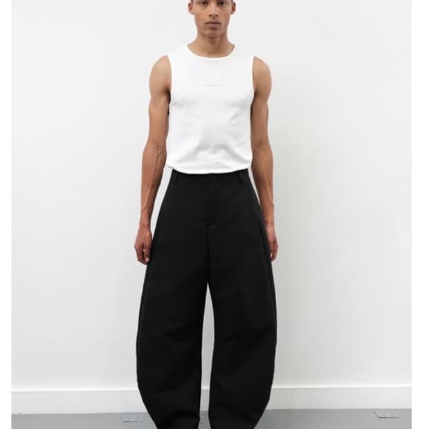 아모멘토 커브드 팬츠 M사이즈