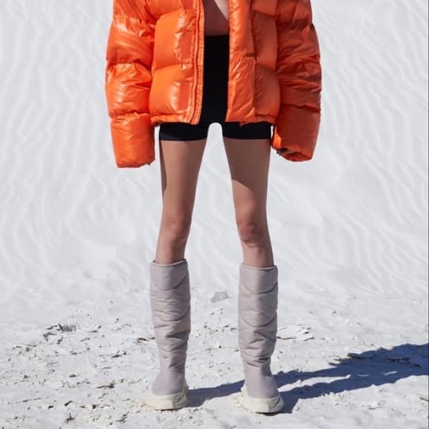 Leey Embroidered Crop Puffer Jacket