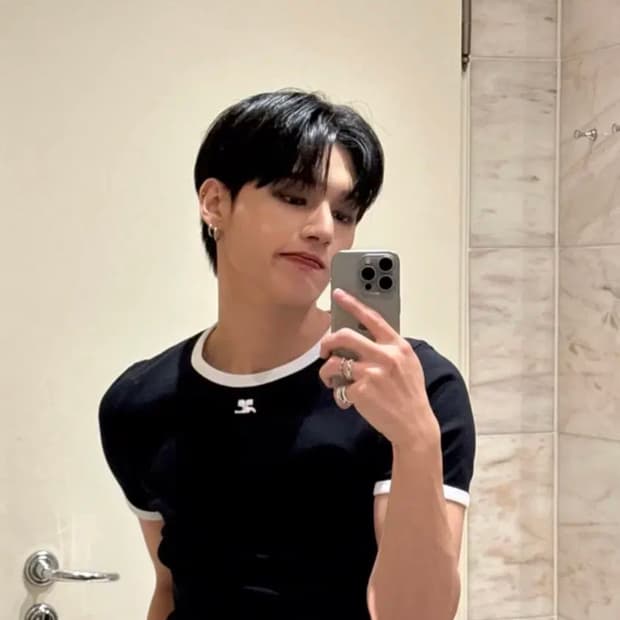 (XL) *새상품* 택, 봉투 다 있음 꾸레쥬 반팔티