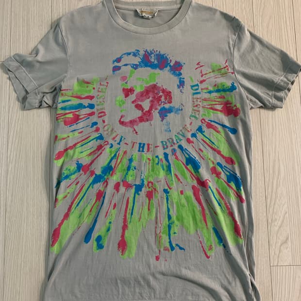 디젤 페인팅 반팔 티셔츠 그레이