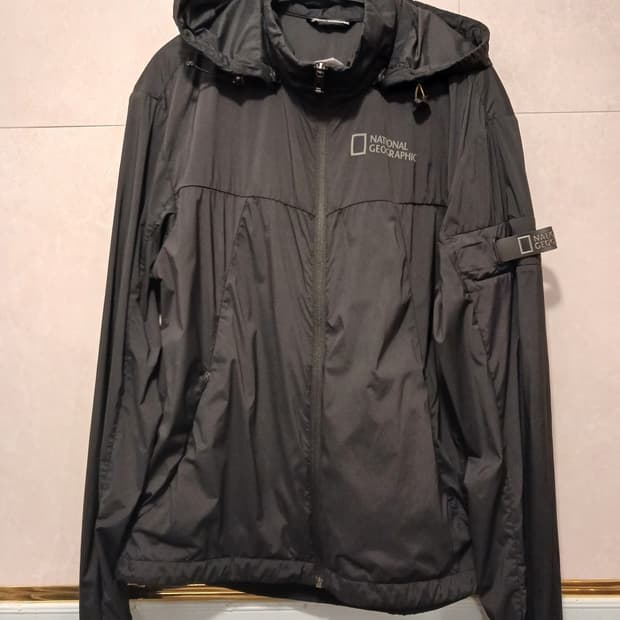내셔널지오그래픽 정품 여성 바람막이 S (90) 사이즈