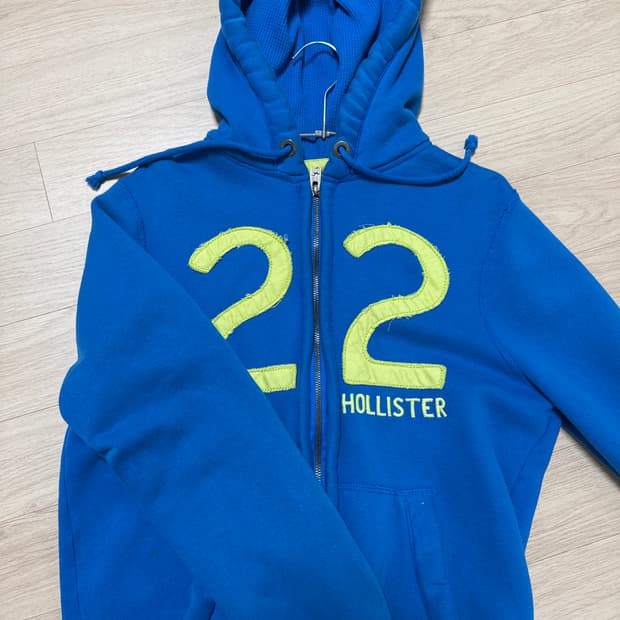 HOLLISTER