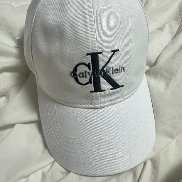 1번착용 캘빈클라인 볼캡