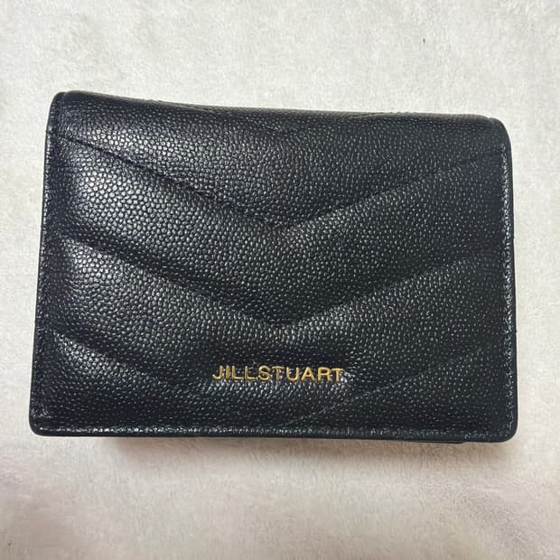 질스튜어트 퀼팅지갑