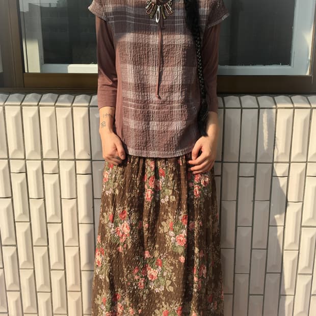 Layered point high neck sleeve