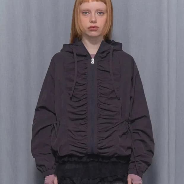 팬시클럽 리본 셔링 윈드브레이커 차콜