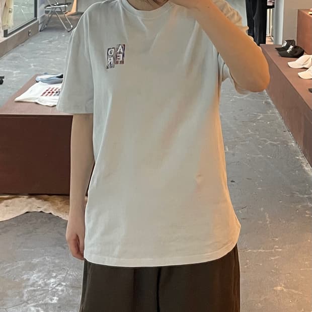 아더에러 성수 그래픽 화이트 반팔 H2520