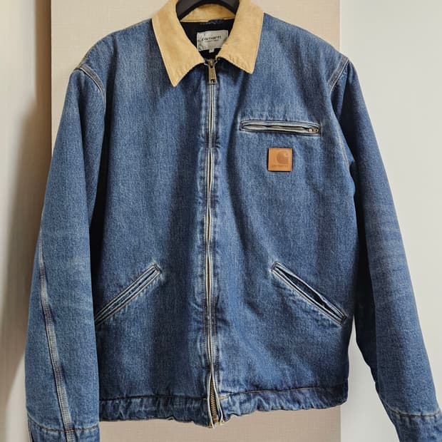 칼하트 wip 디트로이트 데님 자켓 팝니다.