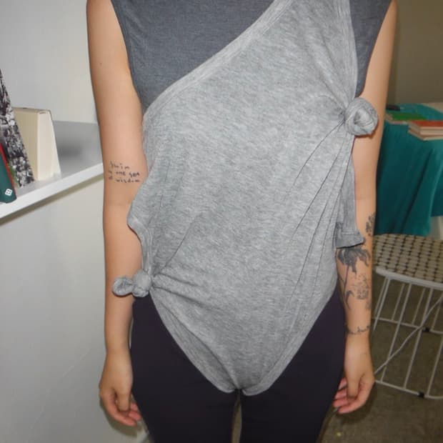 Punctum test / 6-hole sleeveless