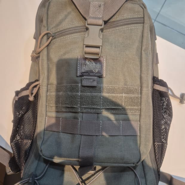 맥포스 블루제이 백팩 판매합니다 
자연스런 사용감외엔 마모손상 없습니다 