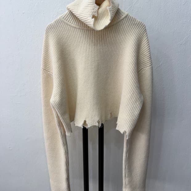 정품) 시스템 한섬 23ss 오버핏 크롭 데미지 니트 스웨터 90