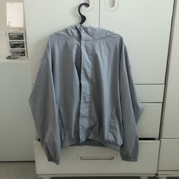 후드 바람막이 그레이