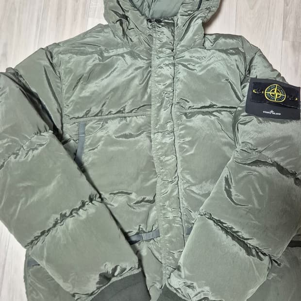 스톤아일랜드 21FW 나일론 메탈 다운 패딩