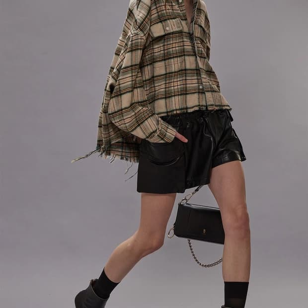 [투어스 도훈님 착용] R13 25fw 워크 디스트레스트 셔츠