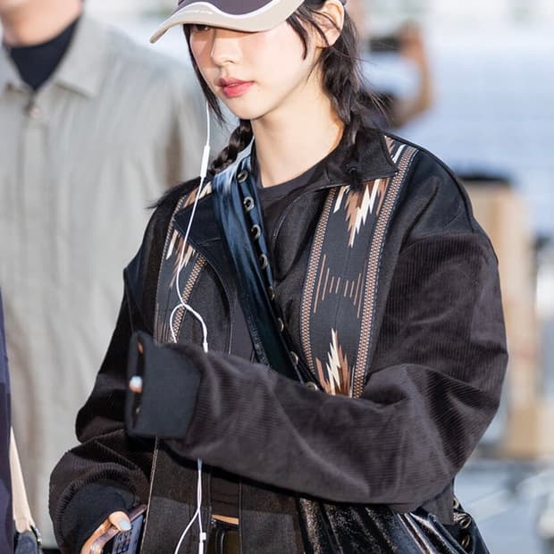 [2]  캐피탈 스무스 져지 코치 & 제피르 블랙